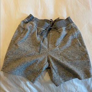 Lululemon Athletica Textured Gray Men's Athletic Shorts